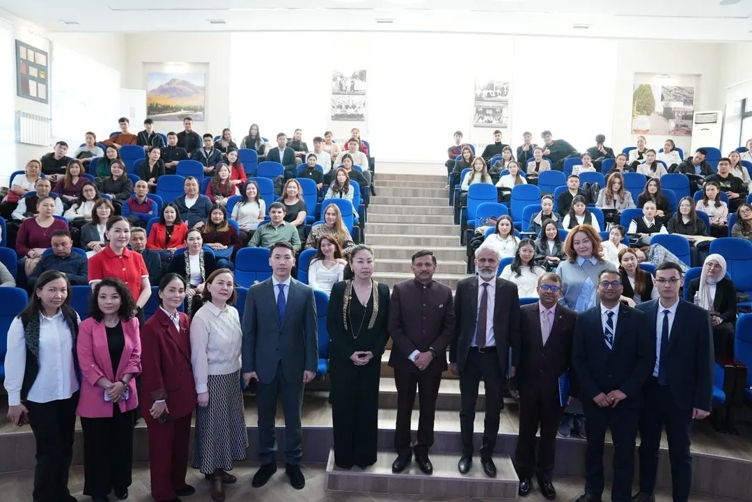 Ambassador Dr. T.V. Nagendra Prasad paid an official visit to Zhanibekov University in Shymkent on 18.02.2025. During the visit, discussions were held with the university leadership on enhancing collaboration in science and higher education, academic exchanges, and the implementation of joint research projects. Ambassador also delivered a lecture to the university students on diplomacy and international relations, highlighting the significance of strengthening educational ties between the two countries.